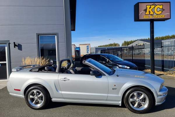 2006 Ford Mustang GT Cab / SÅLD!