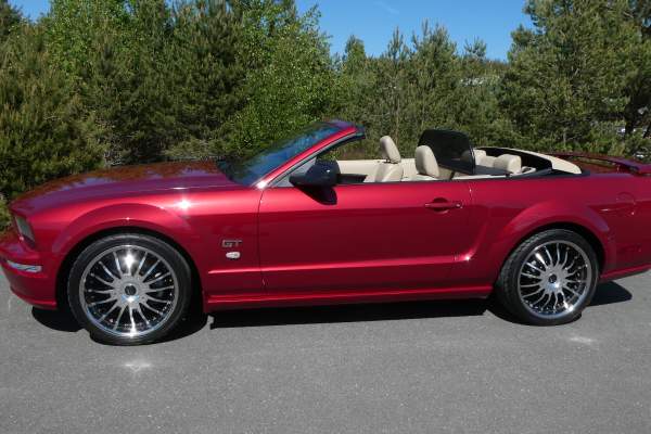 2006 Ford Mustang GT Cab / 2950mil